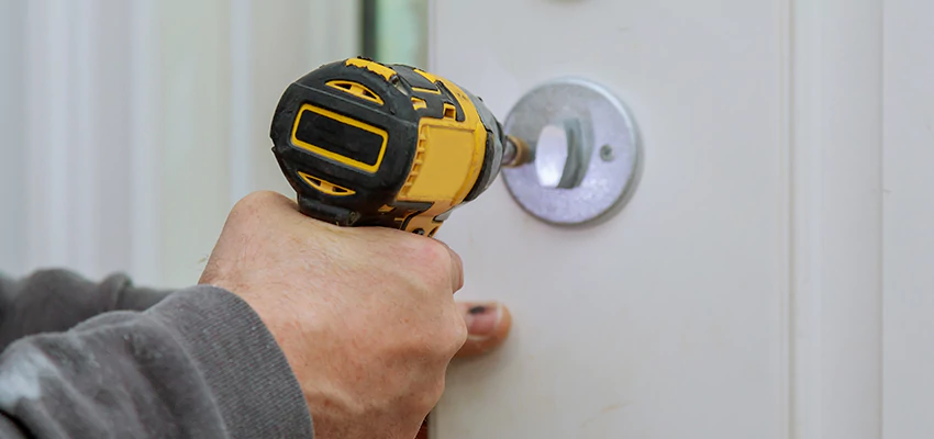Street Locksmith For Smart Lock Repair in Gardena, CA
