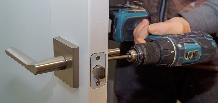 Broken Door Handle Lock Repair in Gardena, California